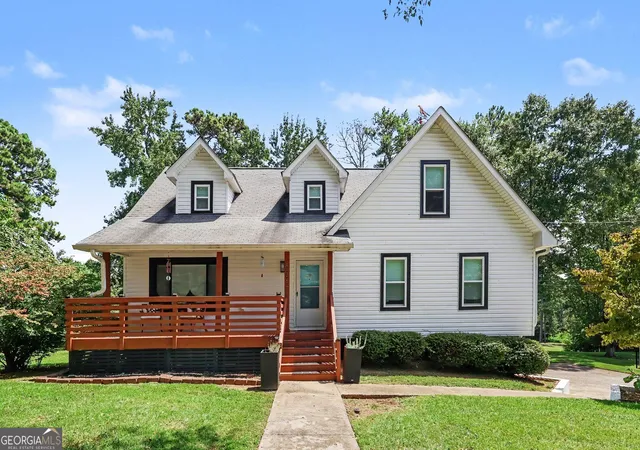Photo 2 of Single family home for sale at 8922 Western Pines Dr, Douglasville, GA 30134 | MLS# 10834504 | Listing updated on 2026-09-22