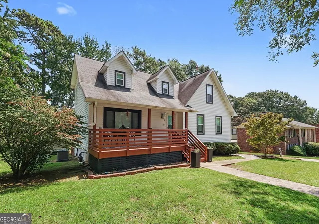Photo 3 of Single family home for sale at 8922 Western Pines Dr, Douglasville, GA 30134 | MLS# 10834504 | Listing updated on 2026-09-22