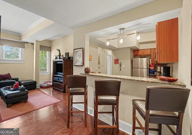 Photo 2 of Condo for sale at 2855 Peachtree Rd Ne #205, Atlanta, GA 30305 | MLS# 10805923 | Listing updated on 2026-08-20