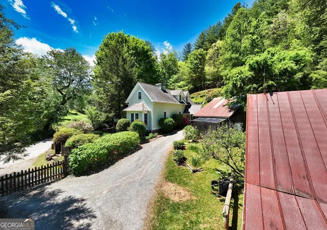 Photo 4 of Single family home for sale at 2350 Dial Rd, Blue Ridge, GA 30513 | MLS# 10363751 | Listing updated on 2026-09-18