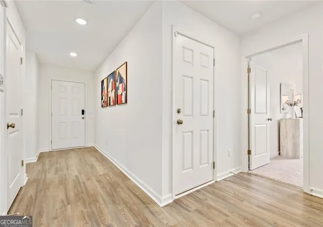 Photo 3 of Single family home for sale at 233 Woodlake Landing, Hartwell, GA 30643 | MLS# 10803183 | Listing updated on 2026-09-14