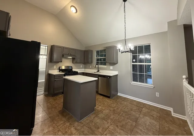 3rd image of 3917 Creek Shoals Ln, Ellenwood, GA 30294 | MLS# 10808974