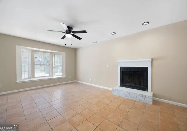 Photo 3 of Townhouse for sale at 2898 Lakemont Dr Sw, Marietta, GA 30060 | MLS# 10484258 | Listing updated on 2026-09-03