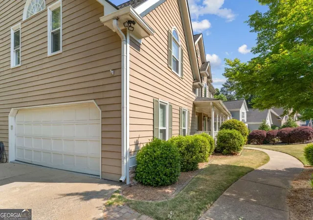 Photo 3 of Single family home for sale at 3286 Standing Peachtree Trl Nw, Kennesaw, GA 30152 | MLS# 10780912 | Listing updated on 2026-08-15