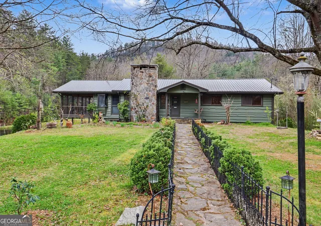 Photo 4 of Single family home for sale at 11868 Warwoman Rd, Clayton, GA 30525 | MLS# 10723151 | Listing updated on 2026-10-05