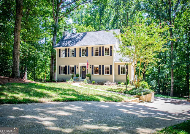 Photo 2 of Single family home for sale at 3191 Cedardale Dr, Douglasville, GA 30135 | MLS# 10833297 | Listing updated on 2026-10-10