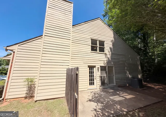 Photo 4 of Sale Pending at 1150 Magnolia Way SE, Smyrna, GA 30082 | MLS# 10753656 | Listing updated on 2026-09-18