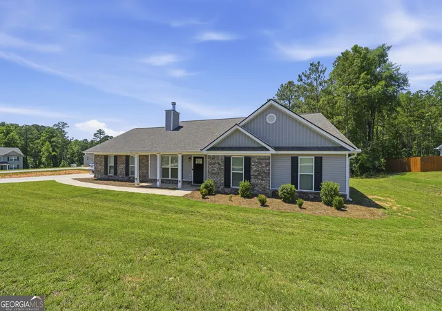 2nd image of 381 Riley Circle Nw, Milledgeville, GA 31061 | MLS# 10781150
