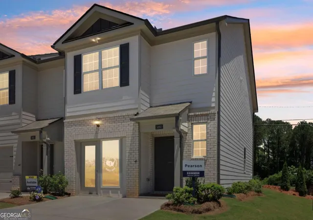 1st image of 518 Woodcreek Cir Sw #11, Atlanta, GA 30331 | MLS# 10829017