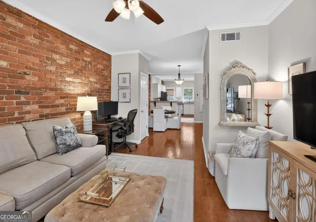 Photo 3 of Condo for sale at 3675 Peachtree Rd Ne #19, Atlanta, GA 30319 | MLS# 10834723 | Listing updated on 2026-10-25