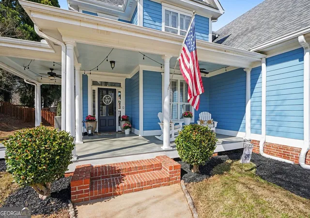 Photo 2 of Single family home for sale at 1060 Brush Arbor Cir, Mcdonough, GA 30252 | MLS# 10710075 | Listing updated on 2026-09-11