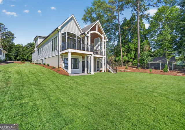 Photo 3 of Single family home for sale at 213 Lakecrest Dr NE, Milledgeville, GA 31061 | MLS# 10782325 | Listing updated on 2026-08-16