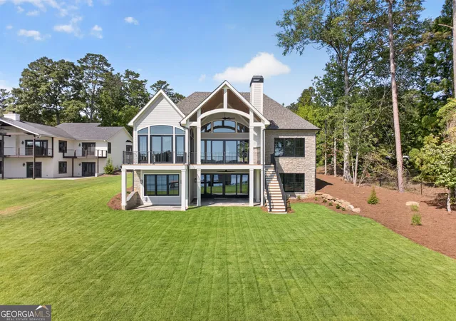 Photo 4 of Single family home for sale at 213 Lakecrest Dr NE, Milledgeville, GA 31061 | MLS# 10782325 | Listing updated on 2026-08-16