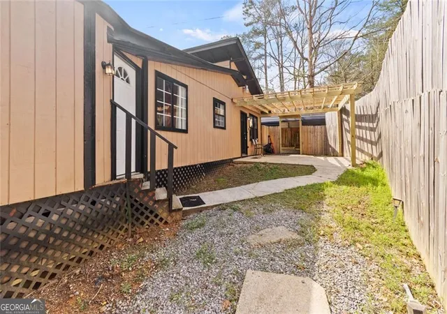 5th image of 8126 Blacks Bluff Rd Sw, Cave Spring, GA 30124 | MLS# 10715695