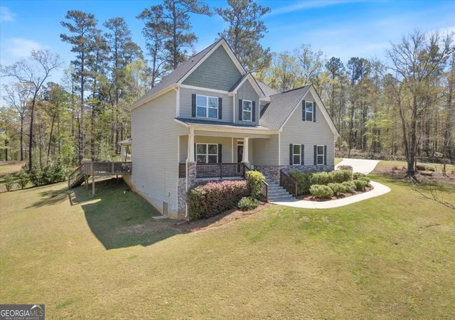 Photo 2 of Single family home for sale at 102 River Point Rd, Jackson, GA 30233 | MLS# 10720612 | Listing updated on 2026-09-09