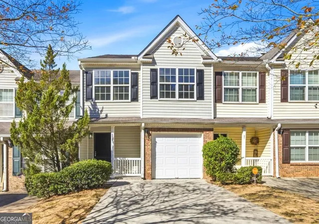 Photo 1 of Townhouse for sale at 530 Parkway Rd, Fairburn, GA 30291 | MLS# 10880281 | Listing updated on 2026-10-29