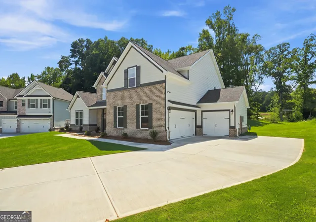 Photo 2 of Single family home for sale at 194 Buffalo Tr, Stockbridge, GA 30281 | MLS# 10771092 | Listing updated on 2026-09-22