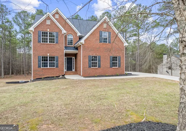 Photo 1 of Sale Pending at 82 Bantry Park Dr, Newnan, GA 30263 | MLS# 10699458 | Listing updated on 2026-03-24