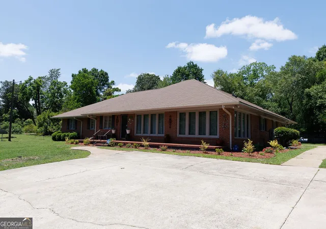 Photo 4 of Single family home for sale at 211 N Broad St, Buena Vista, GA 31803 | MLS# 10766287 | Listing updated on 2026-09-17
