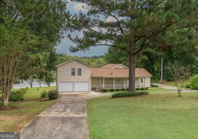 3rd image of 1180 Green Briar Dr, Madison, GA 30650 | MLS# 10818603