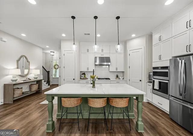 Photo 2 of Single family home for sale at 1970 Drew Dr Nw, Atlanta, GA 30318 | MLS# 10822631 | Listing updated on 2026-09-22