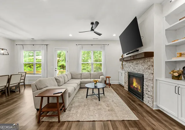 Photo 3 of Single family home for sale at 1970 Drew Dr Nw, Atlanta, GA 30318 | MLS# 10822631 | Listing updated on 2026-09-22
