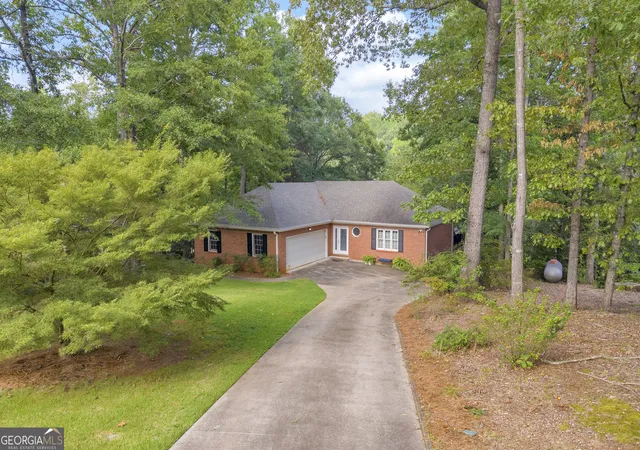 1st image of 131 Sunrise Dr, Lavonia, GA 30553 | MLS# 10817112