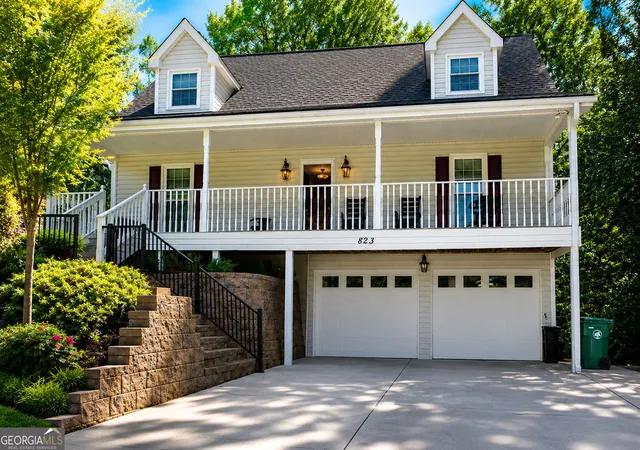 Photo 1 of Single family home for sale at 823 Ridge Ave, Stone Mountain, GA 30083 | MLS# 10819154 | Listing updated on 2026-08-18