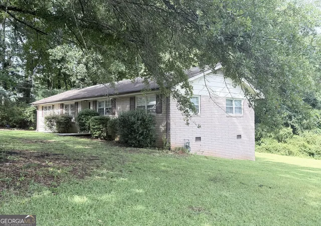 2nd image of 2195 Rockdale Dr Nw, Conyers, GA 30012 | MLS# 10819881