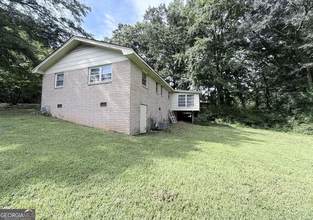 3rd image of 2195 Rockdale Dr Nw, Conyers, GA 30012 | MLS# 10819881
