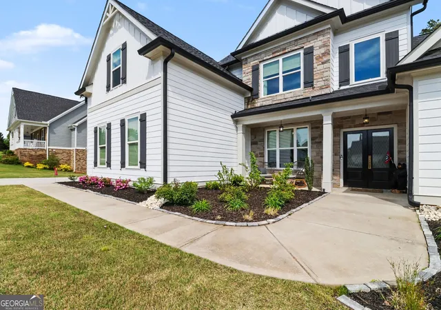 Photo 3 of Single family home for sale at 7750 Scenic Overlook, Cumming, GA 30041 | MLS# 10733869 | Listing updated on 2026-08-09