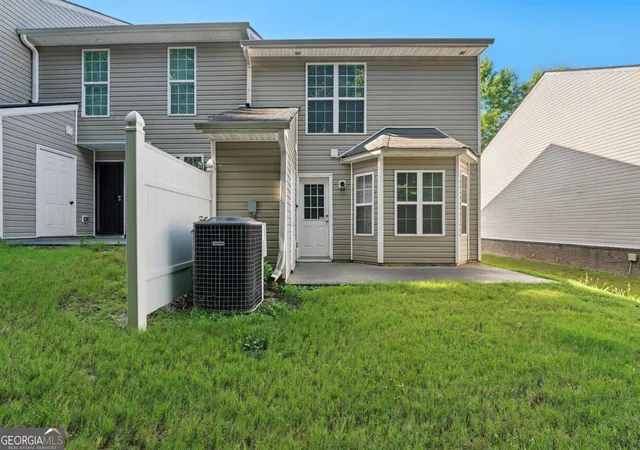 Photo 7 of Townhouse for sale at 5606 Union Pointe Dr, Union City, GA 30291 | MLS# 10829031 | Listing updated on 2026-09-05