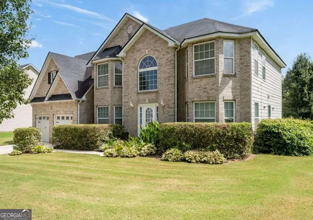 Photo 3 of Single family home for sale at 208 Sheffield Ln, Powder Springs, GA 30127 | MLS# 10807945 | Listing updated on 2026-08-26