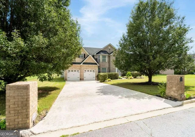 Photo 3 of Single family home for sale at 208 Sheffield Ln, Powder Springs, GA 30127 | MLS# 10807945 | Listing updated on 2026-08-26