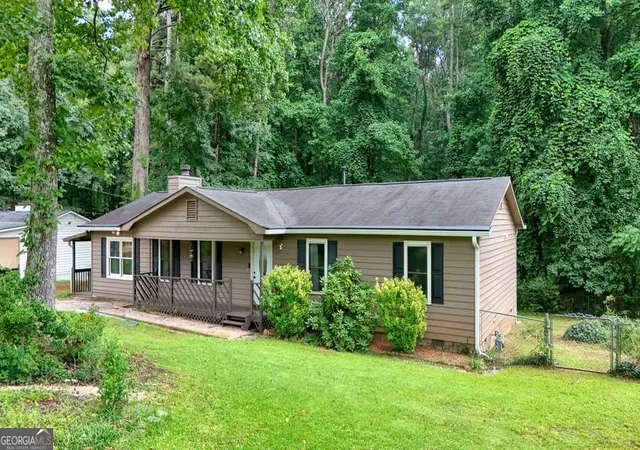 2nd image of 16 Allen Ln, Dallas, GA 30157 | MLS# 10821783