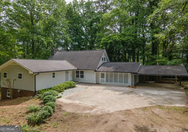 Photo 1 of Single family home for sale at 370 Mcdonough Rd, Fayetteville, GA 30214 | MLS# 10758975 | Listing updated on 2026-05-25