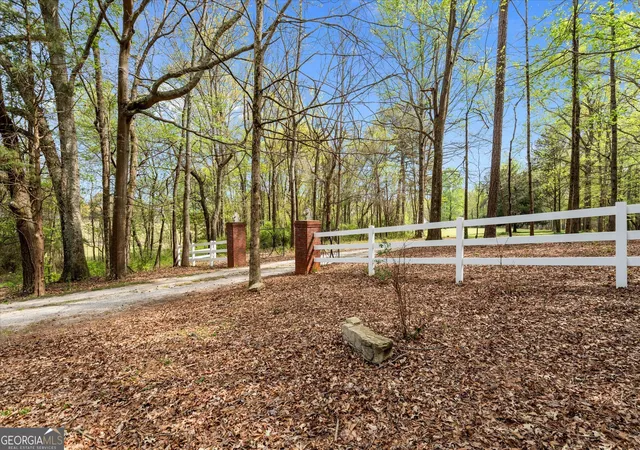 Homes for sale in Roopville, GA | 301 E 5 Hwy, Roopville, GA 30170 | MLS# 10722100