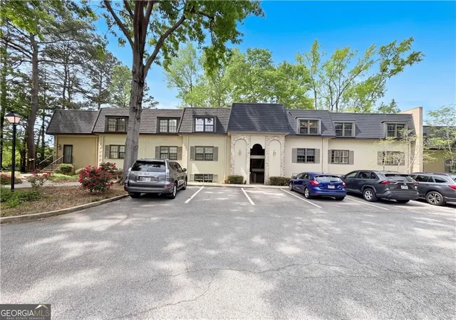 Photo 1 of Condo for sale at 27 Chaumont Sq Nw, Atlanta, GA 30327 | MLS# 10789441 | Listing updated on 2026-09-03