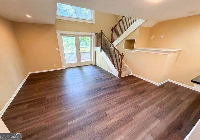 Listing Photo 5 - Condo for sale in building located at 27 Chaumont Sq NW, Atlanta, GA 30327