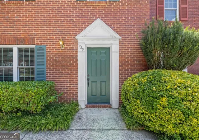 3rd image of 725 Anderson Walk, Marietta, GA 30062 | MLS# 10811224