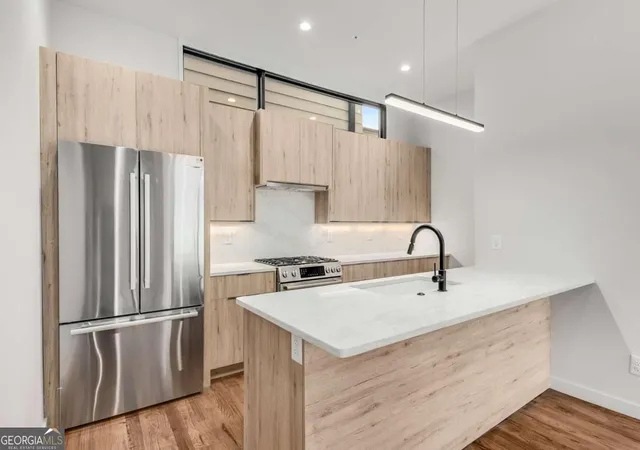Photo 3 of Townhouse for sale at 105 Georgia Ave Se #4, Atlanta, GA 30312 | MLS# 10823899 | Listing updated on 2026-09-24