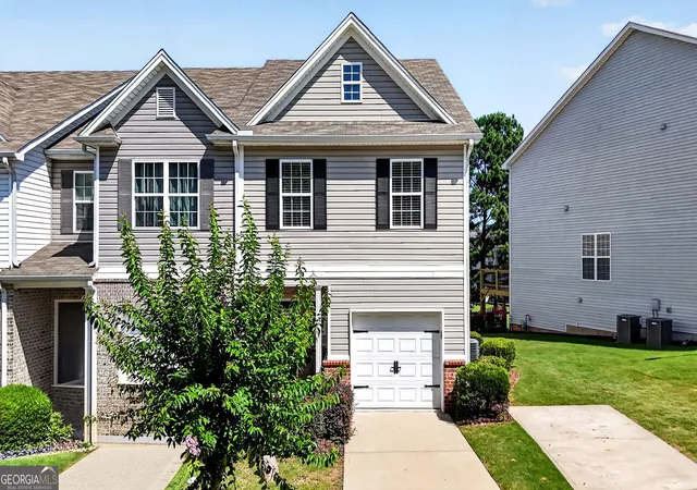 Photo 1 of Townhouse for sale at 4688 Beacon Ridge Ln, Flowery Branch, GA 30542 | MLS# 10821997 | Listing updated on 2026-09-19