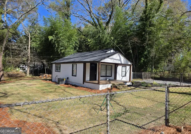 Photo 3 of Single family home for sale at 109 Pharr Ave, Jonesboro, GA 30236 | MLS# 10822626 | Listing updated on 2026-09-24