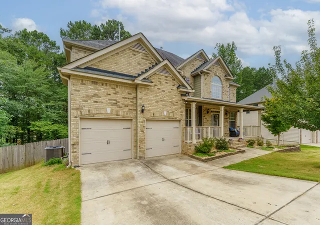 2nd image of 18 Canyon View Dr, Newnan, GA 30265 | MLS# 10819090