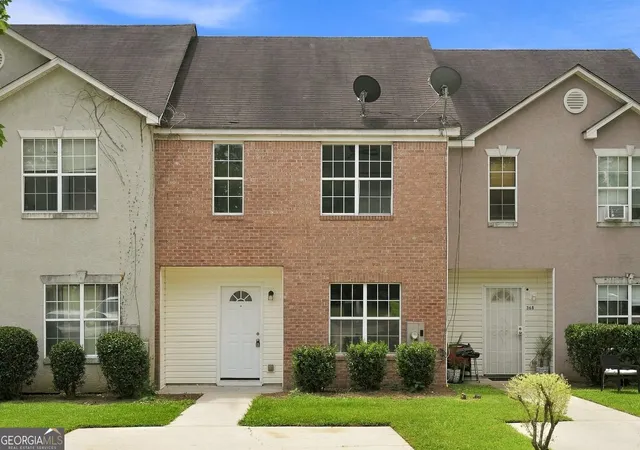 Photo 2 of Single family home for sale at 366 N Beach Ct, Riverdale, GA 30274 | MLS# 10820842 | Listing updated on 2026-08-27