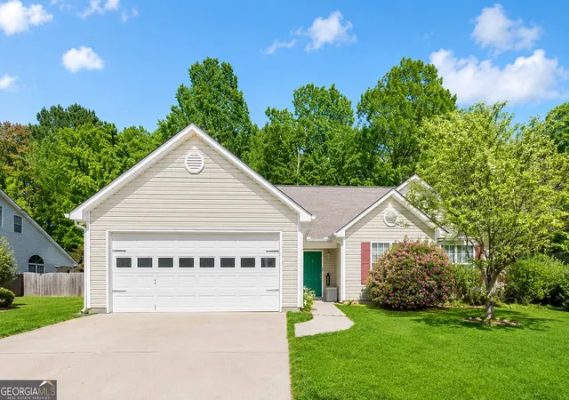 1st image of 421 Arrowhatchee Dr, Winder, GA 30680 | MLS# 10779930