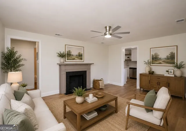 Photo 3 of Sale Pending at 302 Phillips Ave, Port Wentworth, GA 31407 | MLS# 10815625 | Listing updated on 2026-09-11