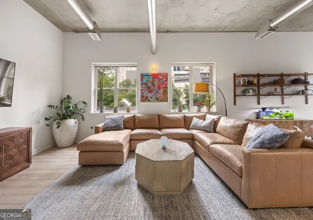 Listing Photo 5 - Condo for sale in building located at 206 11Th St Ne, Atlanta, GA 30309 - Unit #402
