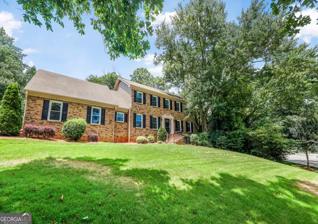 Homes for sale in Snellville, GA | 1845 York Ct, Snellville, GA 30078 | MLS# 10798358
