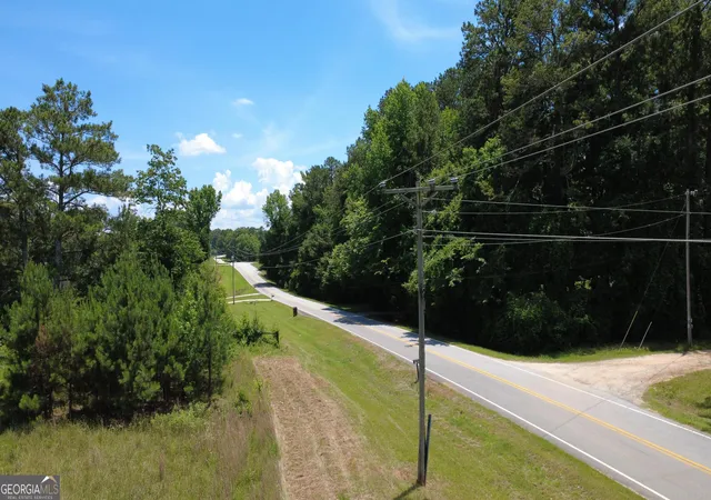 Photo 3 of Land for sale at 676 Linch Rd, Senoia, GA 30276 | MLS# 10786427 | Listing updated on 2026-09-15